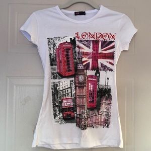 NWOT Souvenir medium t-shirt of London